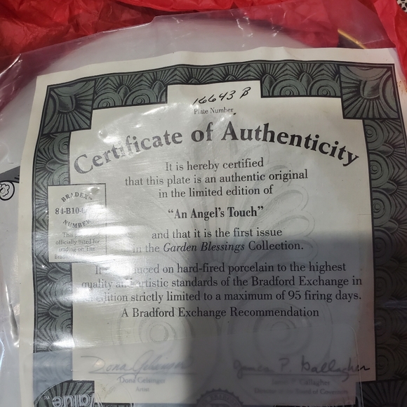 Collectable plates - Picture 2 of 4